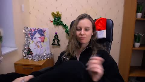 Nica online show from December 11, 3:15 pm