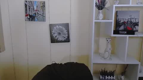 Nica online show from March 4, 4:52 pm