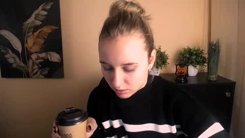 Nica online show from October 30, 9:22 am