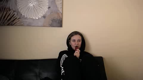 Nica online show from February 5, 5:06 pm