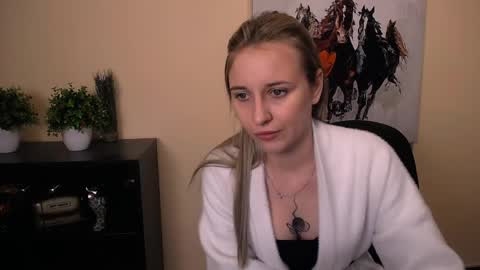 Snapshot of _nicole_new chatting on April 29, 11:03 am Nica online show from April 29, 11:03 am