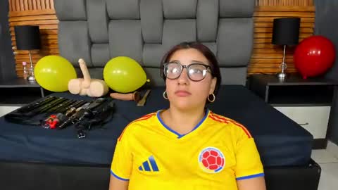  NicoleSweet1 online show from June 17, 8:54 pm