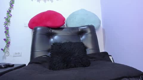 juliana online show from February 4, 9:07 am