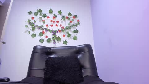 juliana online show from February 11, 8:58 am