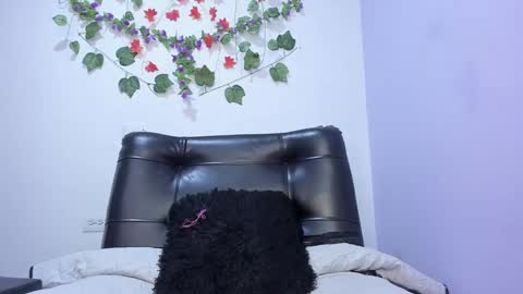 juliana online show from February 15, 9:05 am