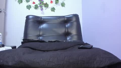 juliana online show from February 19, 9:06 am