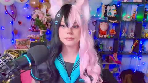 niiky online show from February 17, 6:03 pm