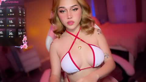 Lily online show from December 22, 2:58 pm