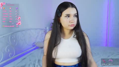 Snapshot of _noell_ chatting on December 4, 5:55 pm Vivian online show from December 4, 5:55 pm