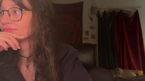 Mila online show from March 31, 11:05 pm