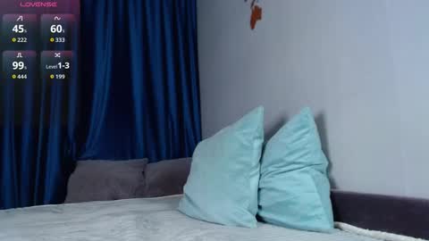 Snapshot of _oh_and_ah_ chatting on December 21, 4:25 pm Vegan girl online show from December 21, 4:25 pm