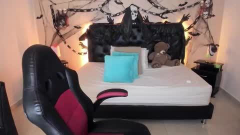 Olivia jones online show from October 19, 3:12 pm