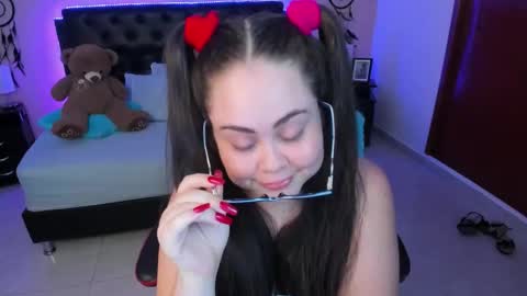 Snapshot of _oliviajoness chatting on March 2, 7:54 pm Olivia jones online show from March 2, 7:54 pm