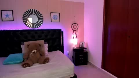 Snapshot of _oliviajoness chatting on March 20, 2:11 pm Olivia jones online show from March 20, 2:11 pm