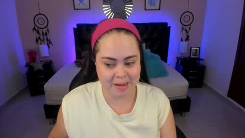 Snapshot of _oliviajoness chatting on March 26, 12:22 pm Olivia jones online show from March 26, 12:22 pm