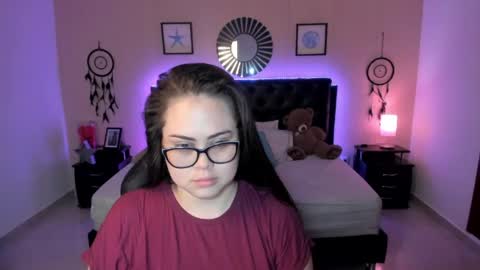 Snapshot of _oliviajoness chatting on April 10, 12:10 pm Olivia jones online show from April 10, 12:10 pm