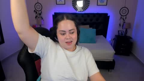 Snapshot of _oliviajoness chatting on April 24, 1:24 pm Olivia jones online show from April 24, 1:24 pm