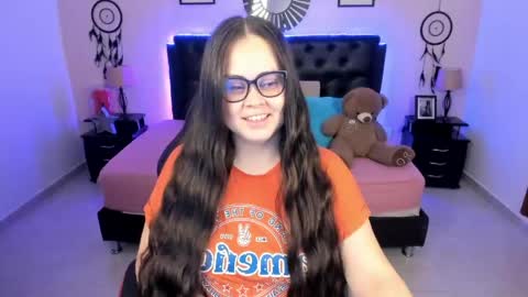 Snapshot of _oliviajoness chatting on April 28, 12:21 pm Olivia jones online show from April 28, 12:21 pm