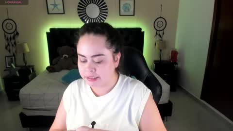 Snapshot of _oliviajoness chatting on June 9, 12:17 pm Olivia jones online show from June 9, 12:17 pm