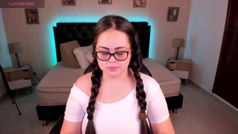 Olivia jones online show from July 25, 12:03 pm