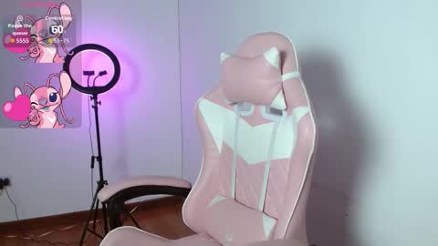 Pamela Smith online show from November 19, 1:05 am