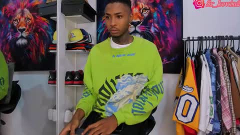 Kevin  online show from November 5, 10:26 am