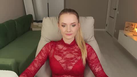 Snapshot of _passion_show_ chatting on April 9, 9:47 am Tina online show from April 9, 9:47 am