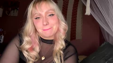 _peaceoutgirlscout_ online show from November 1, 4:58 am