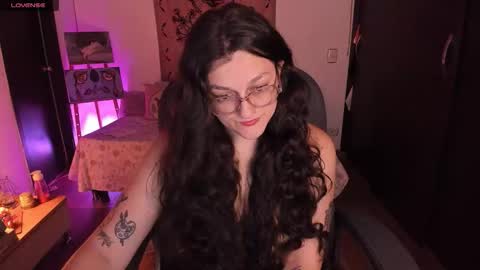 Snapshot of _peach__ chatting on March 29, 10:54 pm violeta ig online show from March 29, 10:54 pm