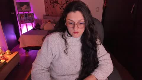 Snapshot of _peach__ chatting on April 21, 4:41 am violeta ig online show from April 21, 4:41 am