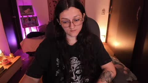 Snapshot of _peach__ chatting on May 12, 5:04 am violeta ig online show from May 12, 5:04 am
