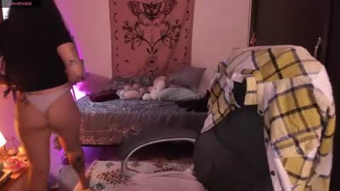 Snapshot of _peach__ chatting on June 15, 4:47 am violeta ig online show from June 15, 4:47 am