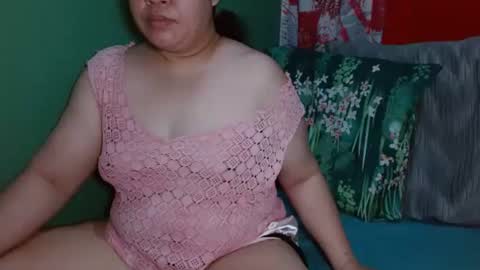 Snapshot of _pinayglamourbum_143xxx_ chatting on April 23, 6:47 am Pinaylovelybum online show from April 23, 6:47 am