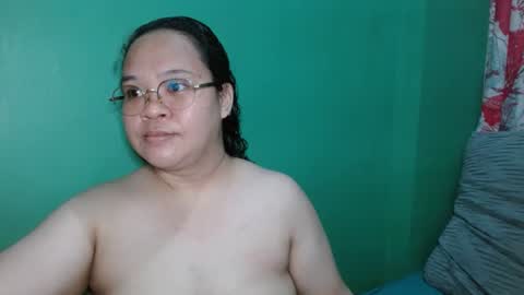 Snapshot of _pinayglamourbum_143xxx_ chatting on May 20, 8:31 am Pinaylovelybum online show from May 20, 8:31 am