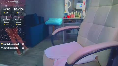 Snapshot of _pink__rabbit_ chatting on February 14, 8:00 am Ilona online show from February 14, 8:00 am