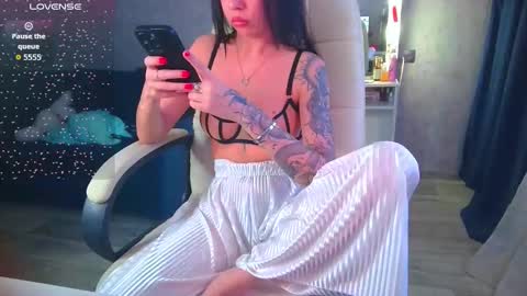 Snapshot of _pink__rabbit_ chatting on March 17, 11:35 am Ilona online show from March 17, 11:35 am