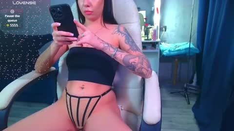 Snapshot of _pink__rabbit_ chatting on March 29, 11:32 am Ilona online show from March 29, 11:32 am