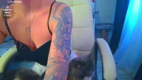 Snapshot of _pink__rabbit_ chatting on April 3, 10:13 am Ilona online show from April 3, 10:13 am