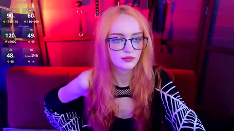 Snapshot of _pink_wassabi_ chatting on November 16, 10:48 pm Maisie online show from November 16, 10:48 pm