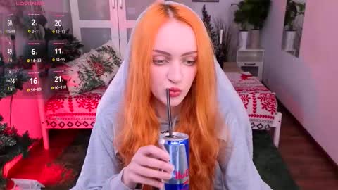 Snapshot of _pink_wassabi_ chatting on December 3, 9:46 pm Maisie online show from December 3, 9:46 pm