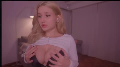 Eva online show from May 20, 1:12 am