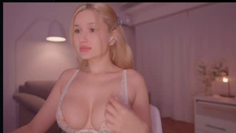 Eva online show from May 29, 11:25 pm