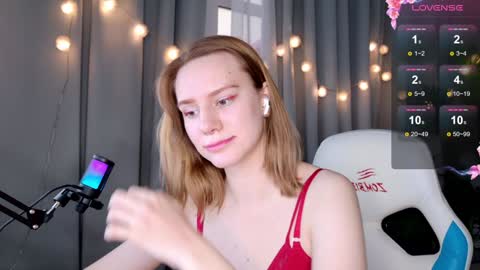 Snapshot of _ramona__ chatting on December 25, 11:33 am im Amy online show from December 25, 11:33 am