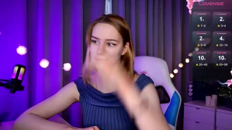 Snapshot of _ramona__ chatting on March 2, 5:44 am im Amy online show from March 2, 5:44 am