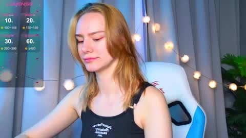 Snapshot of _ramona__ chatting on October 18, 5:54 am im Amy online show from October 18, 5:54 am