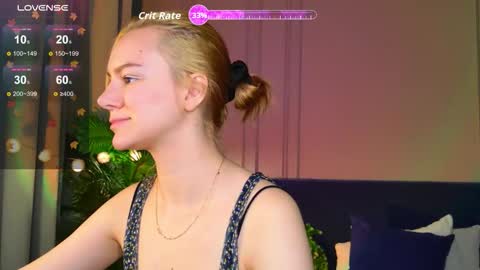 Snapshot of _ramona__ chatting on November 21, 6:23 am im Amy online show from November 21, 6:23 am