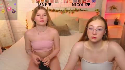 Merlizz Eva Jane Mila Nicole  left to right  online show from May 31, 7:59 pm