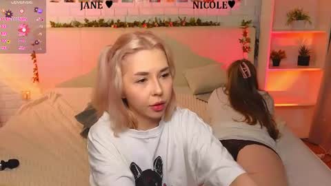 Merlizz Eva Jane Mila Nicole  left to right  online show from June 14, 2:24 am
