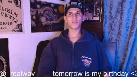 Snapshot of _realwav chatting on October 24, 5:04 am wav online show from October 24, 5:04 am