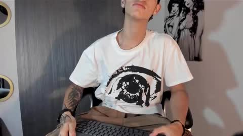 Snapshot of _realwav chatting on November 8, 6:07 pm wav online show from November 8, 6:07 pm